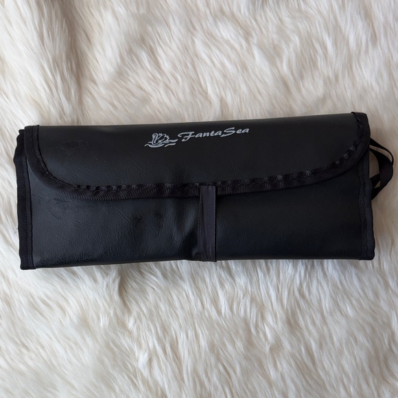 Black Paint Brush Set with Case - Picture 2 of 7